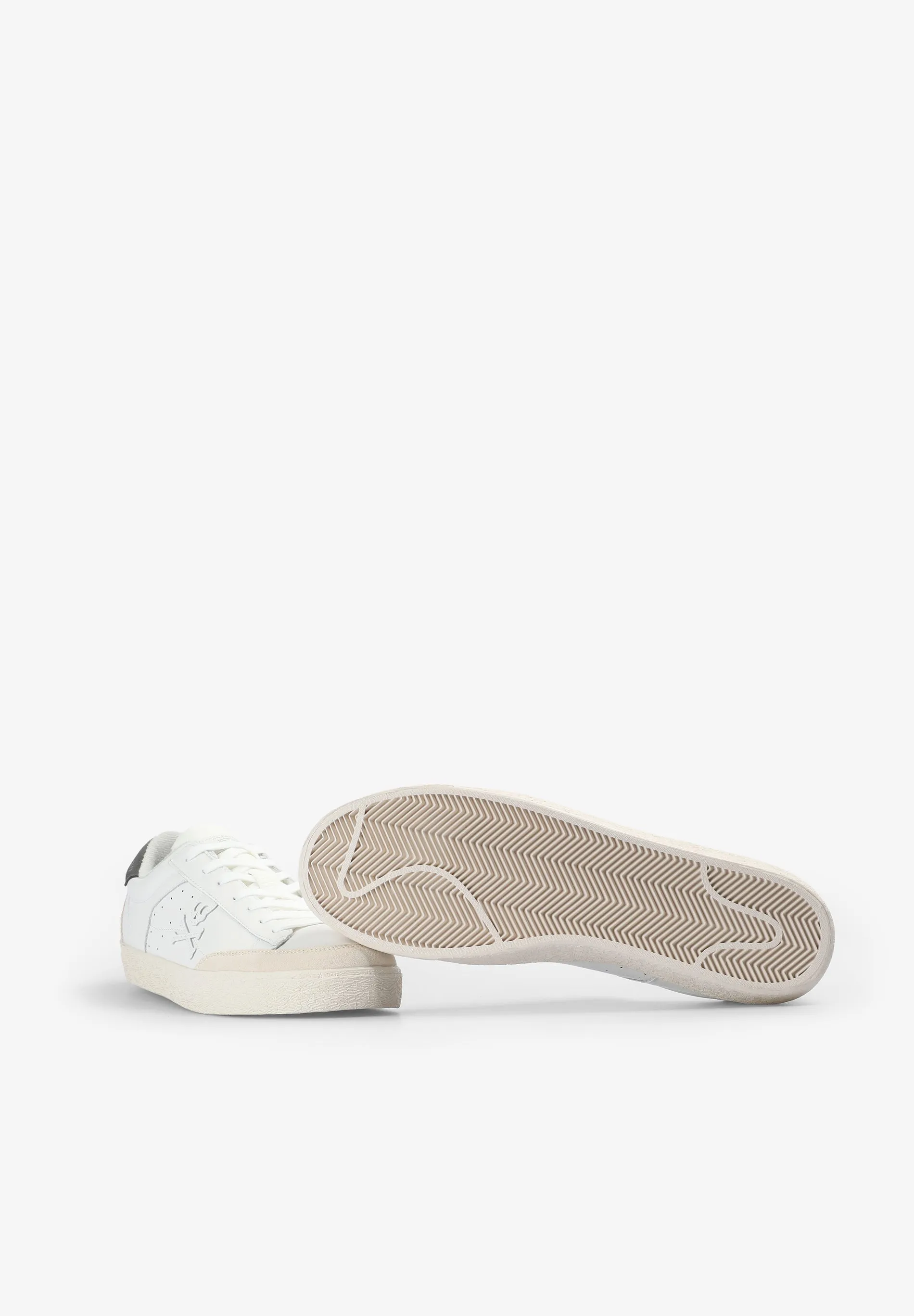 CLASSIC SOLE SNEAKERS WITH TOE DETAIL