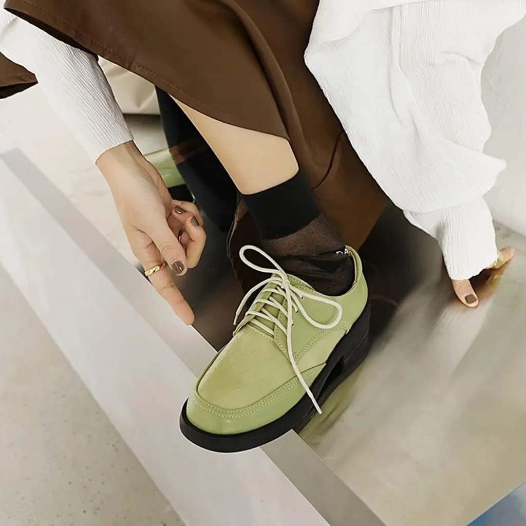 MIOKE Women's Casual Flat Low Heel Oxfords Shoes Lace Up Round Toe Vintage Western School Oxfords Brogues