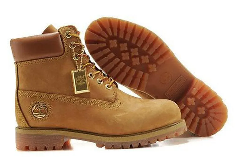 Timberland Classic Boot –  Brown- Gold logo