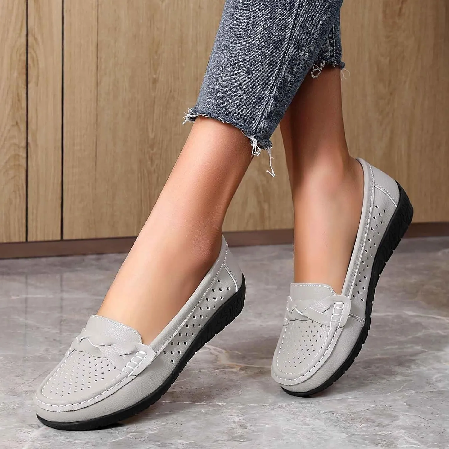 Women's Casual Slip On Loafers Comfortable Flat Shoes Breathable Soft Sole Everyday Walking Shoes for Women Fashion Versatile Wear