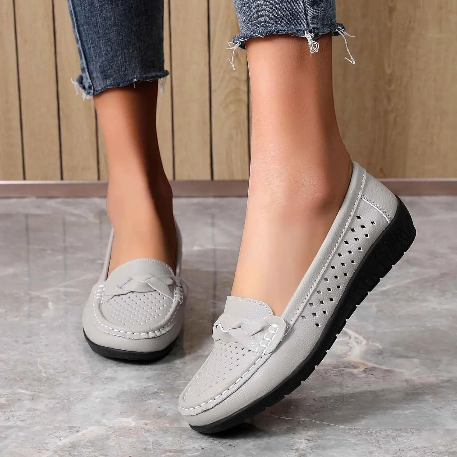 Women's Casual Slip On Loafers Comfortable Flat Shoes Breathable Soft Sole Everyday Walking Shoes for Women Fashion Versatile Wear